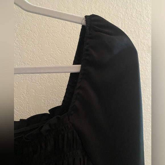 Cute Black Long-Sleeve Blouse - Picture 3 of 5